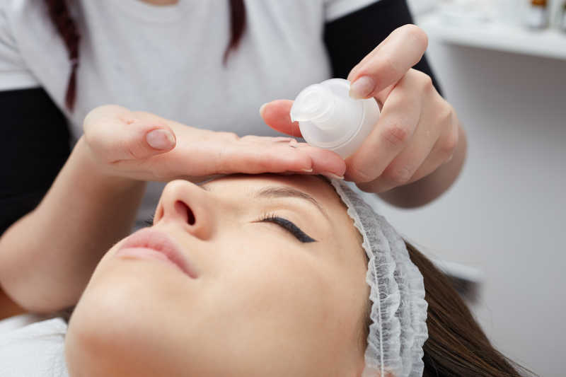 多伦多干冷肌救星：水氧活肤 vs 玻璃肌护理 | 美蒂芳华M Medi Spa