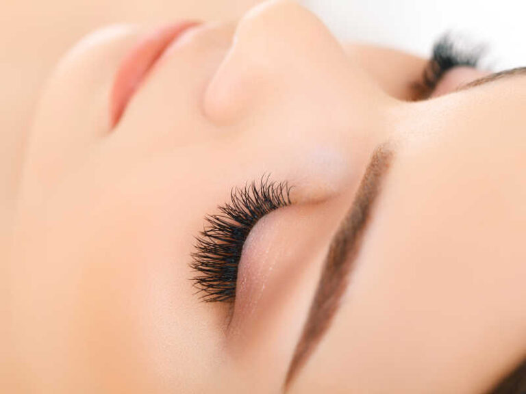 Latisse 2025 Update: Where GTA Women Get Longer Lashes Legally | M Medi Spa